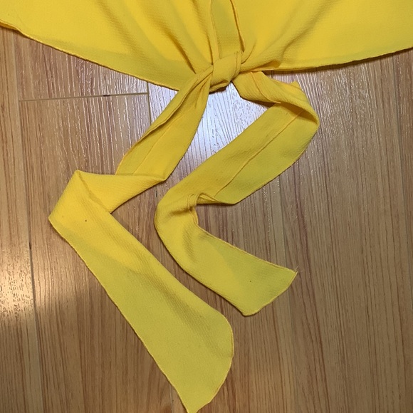 Yellow off shoulder blouse - Picture 2 of 4